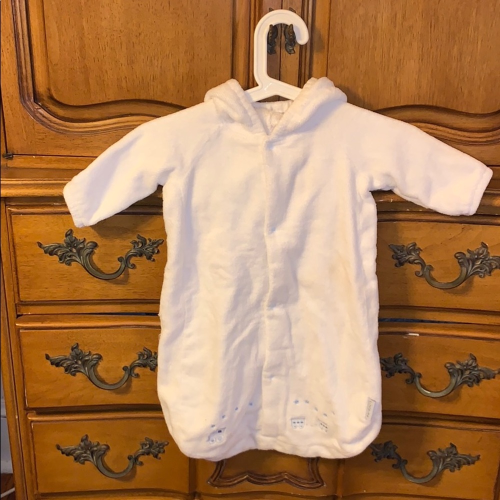 PERFECT WHITE ONESIE!